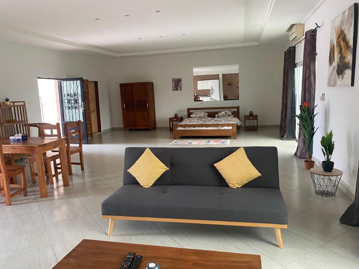 L'Oasis Guesthouse Cotonou Exteriér fotografie