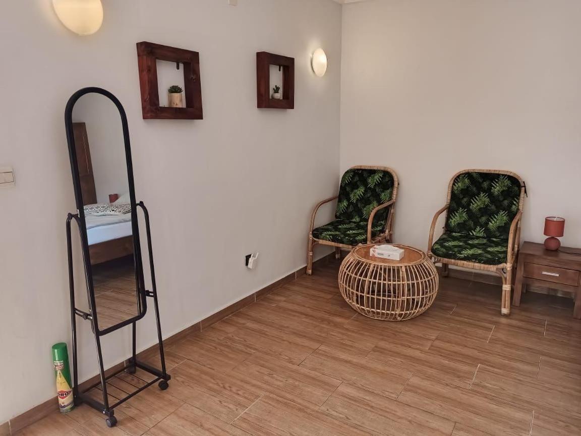 L'Oasis Guesthouse Cotonou Exteriér fotografie